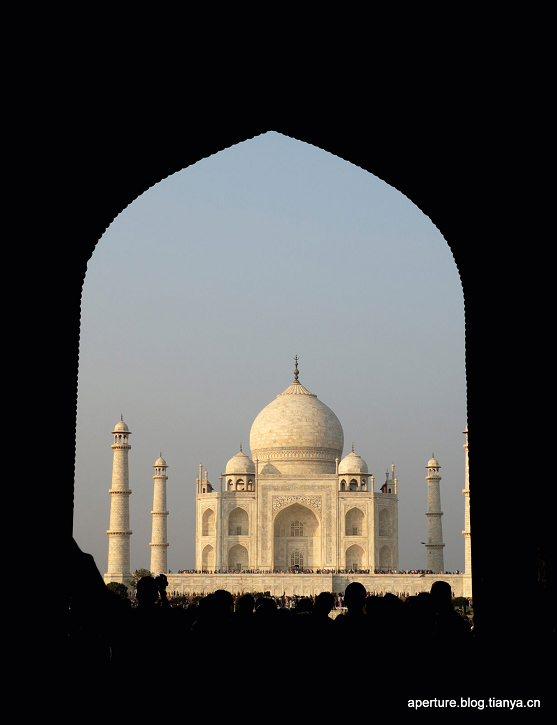 Taj Mahal Glimpse
